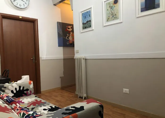 Freedom Traveller Hostal *